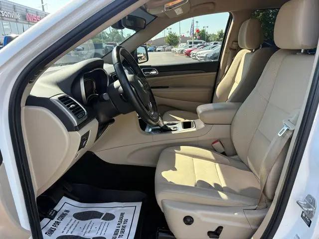 2022 Jeep Grand Cherokee Laredo E 4x4