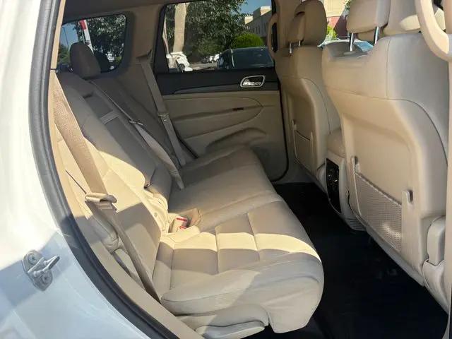 2022 Jeep Grand Cherokee Laredo E 4x4