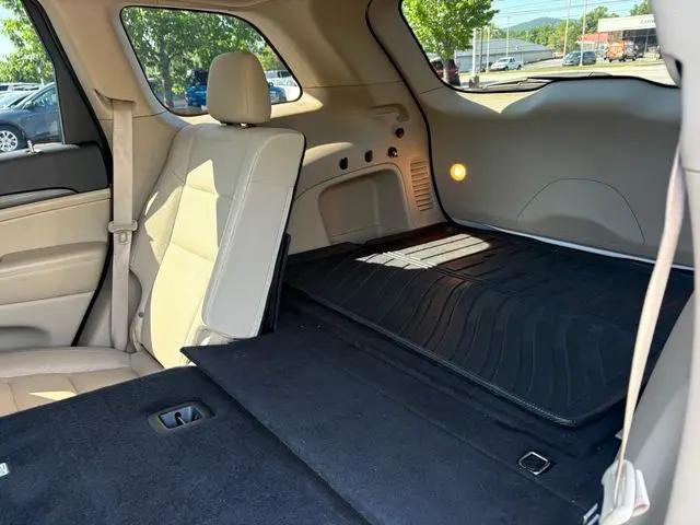2022 Jeep Grand Cherokee Laredo E 4x4