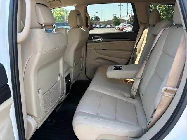 2022 Jeep Grand Cherokee Laredo E 4x4