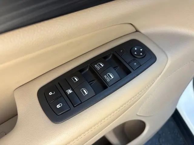 2022 Jeep Grand Cherokee Laredo E 4x4