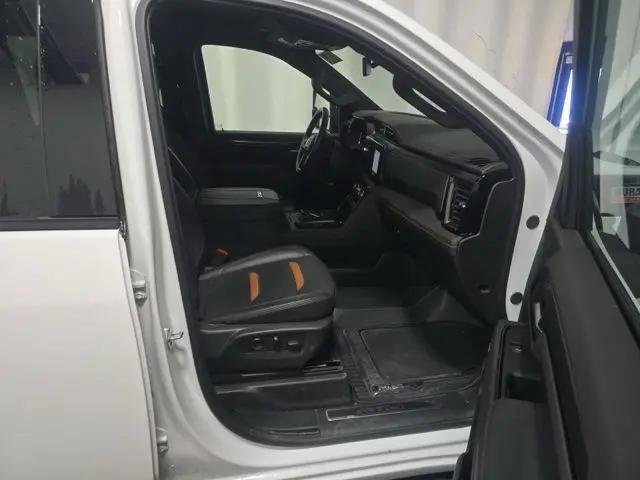 2025 GMC Sierra 2500HD Crew Cab, Standard Bed, AT4, 4WD