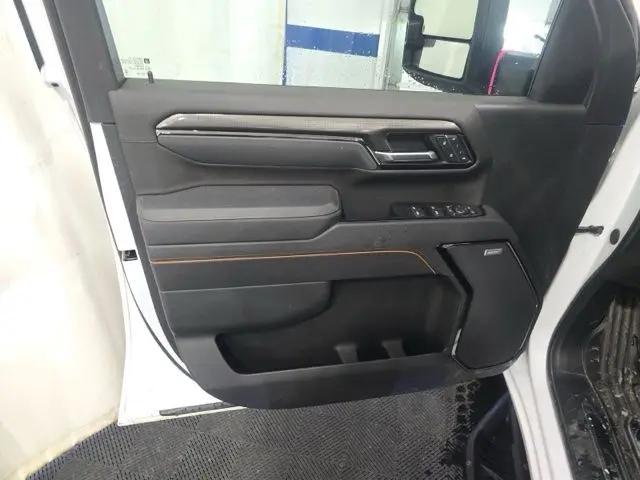 2025 GMC Sierra 2500HD Crew Cab, Standard Bed, AT4, 4WD