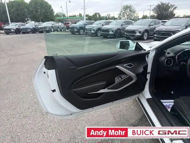 2020 Chevrolet Camaro RWD Convertible 1LT