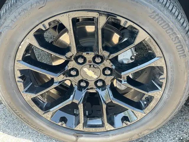 2022 Chevrolet Silverado 1500 4WD Crew Cab Short Bed LTZ