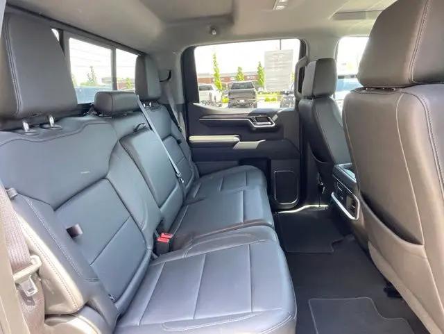 2022 Chevrolet Silverado 1500 4WD Crew Cab Short Bed LTZ