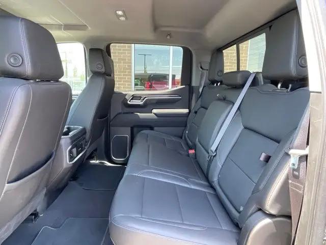 2022 Chevrolet Silverado 1500 4WD Crew Cab Short Bed LTZ
