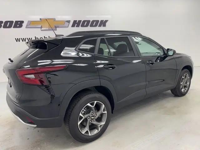 2026 Chevrolet Trax FWD LT