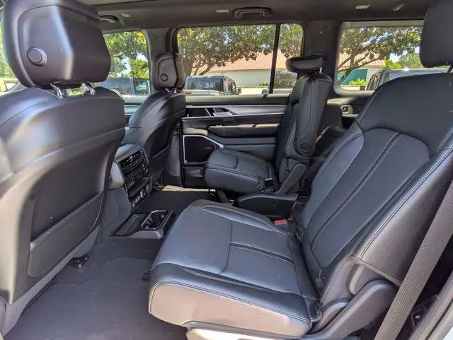 2026 Jeep Grand Wagoneer Limited Altitude 4x4