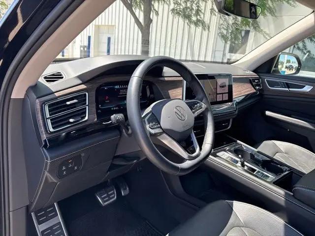 2024 Volkswagen Atlas 2.0T SEL Premium R-Line