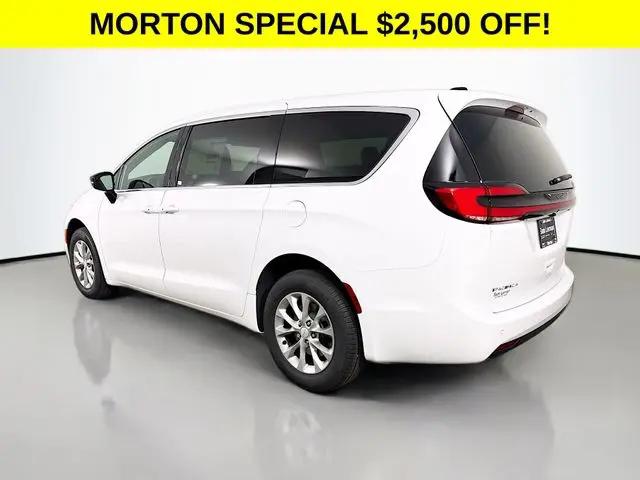 2027 Chrysler Pacifica Select