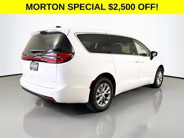 2027 Chrysler Pacifica Select