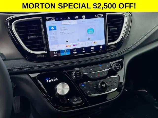 2027 Chrysler Pacifica Select