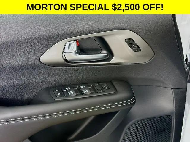 2027 Chrysler Pacifica Select