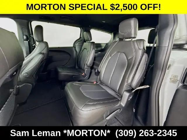 2027 Chrysler Pacifica Select AWD