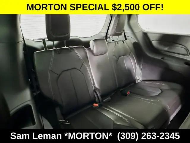 2027 Chrysler Pacifica Select AWD