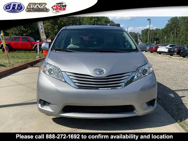 2017 Toyota Sienna LE 8 Passenger