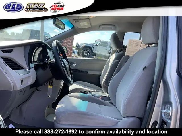 2017 Toyota Sienna LE 8 Passenger
