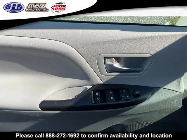 2017 Toyota Sienna LE 8 Passenger