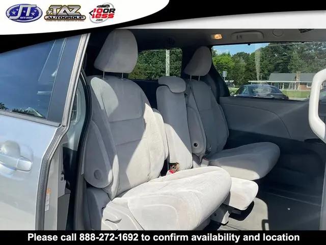 2017 Toyota Sienna LE 8 Passenger