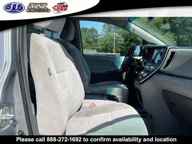 2017 Toyota Sienna LE 8 Passenger