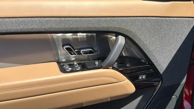 2025 Land Rover Range Rover Sport P360 SE