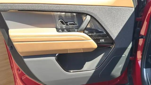 2025 Land Rover Range Rover Sport P360 SE