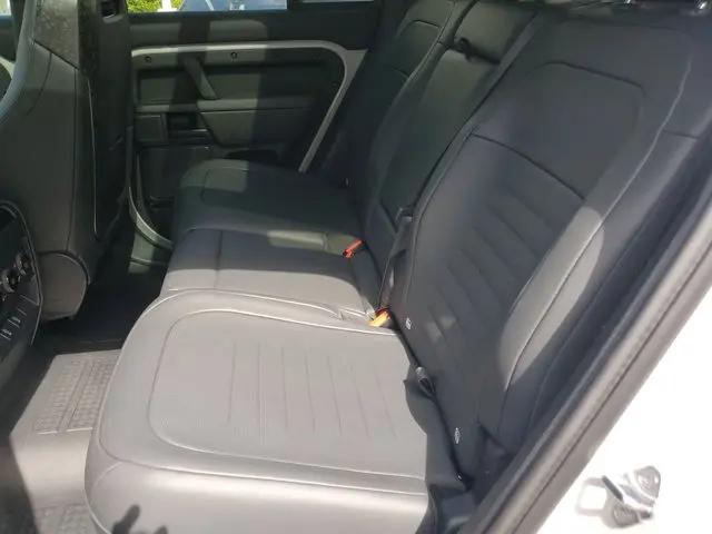 2026 Land Rover Defender P635 OCTA