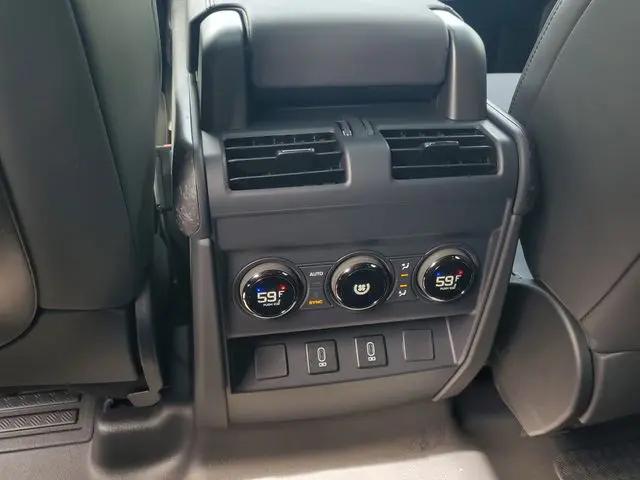 2026 Land Rover Defender P635 OCTA