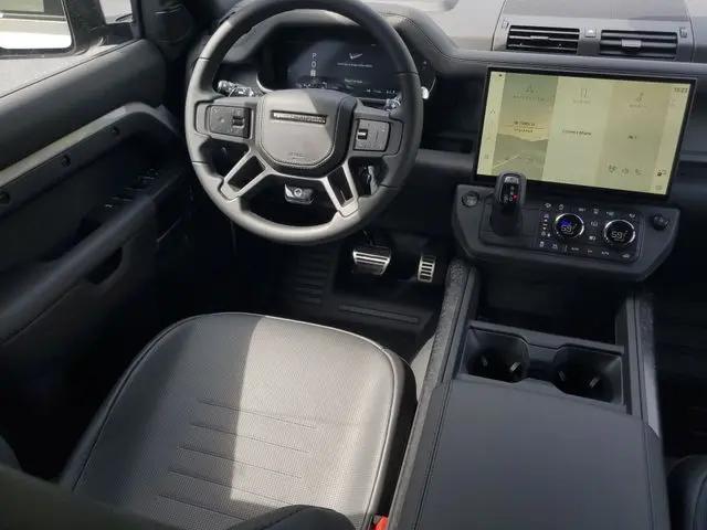 2026 Land Rover Defender P635 OCTA
