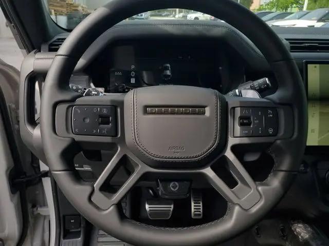 2026 Land Rover Defender P635 OCTA
