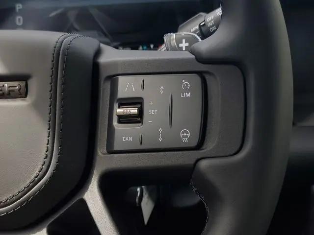2026 Land Rover Defender P635 OCTA