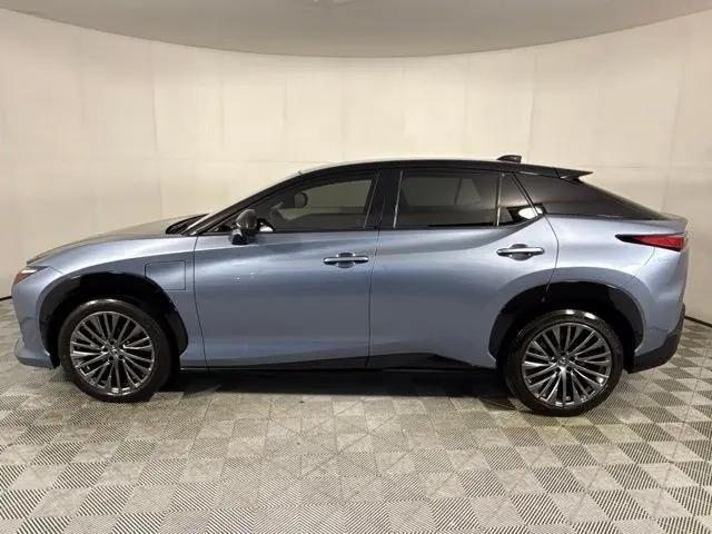 2023 Lexus RZ 450e Luxury