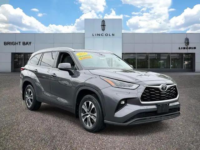 2021 Toyota Highlander XLE for sale in Bayshore, NY