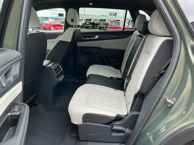 2026 Volkswagen Atlas Cross Sport SEL Premium R-Line