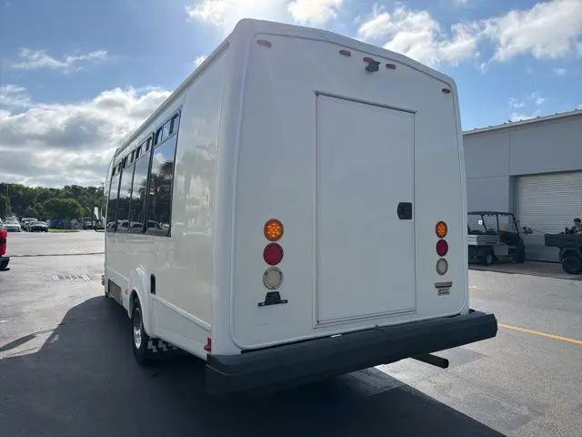 2014 Ford E-450 Cutaway E-450
