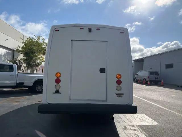 2014 Ford E-450 Cutaway E-450