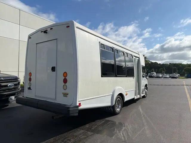 2014 Ford E-450 Cutaway E-450