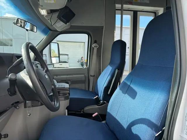 2014 Ford E-450 Cutaway E-450
