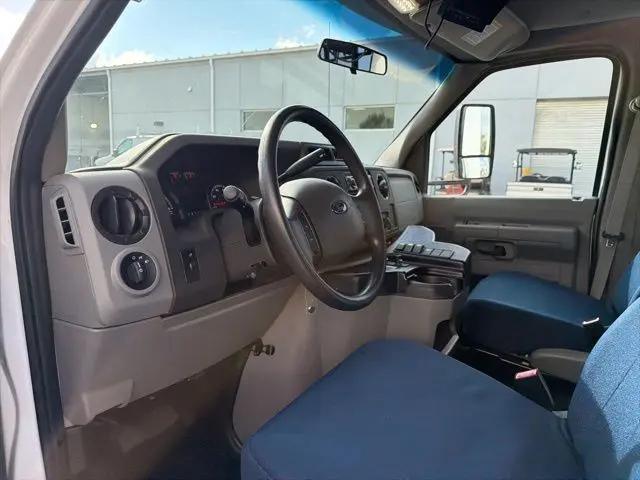 2014 Ford E-450 Cutaway E-450