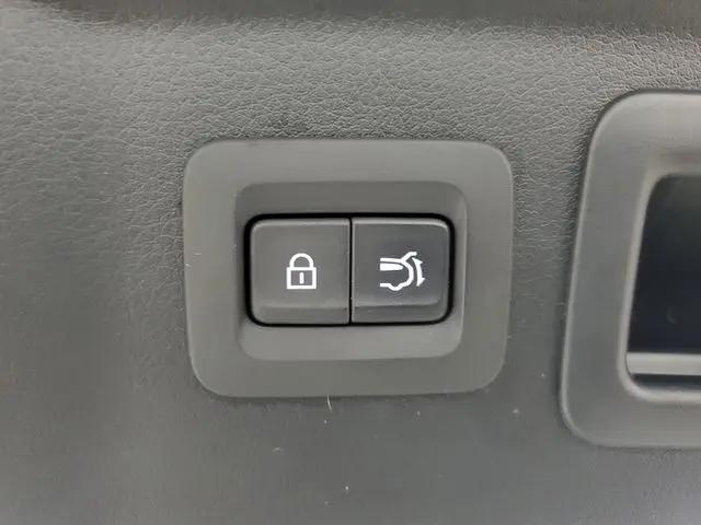 2024 Mazda X-90 3.3 Turbo Preferred