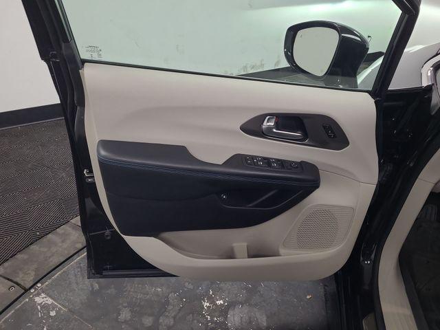 2021 Chrysler Pacifica Hybrid Touring L