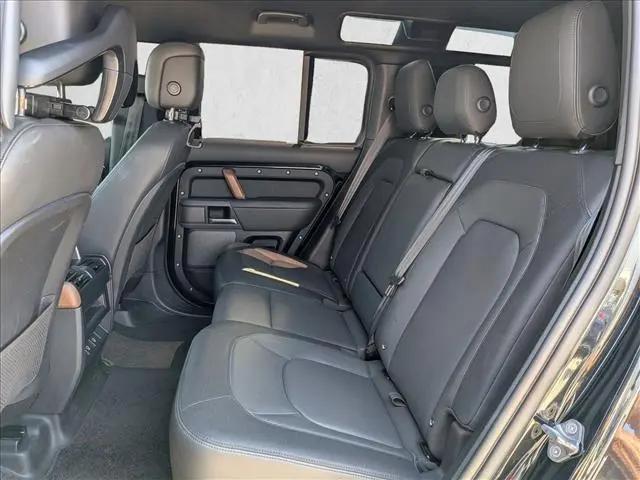 2023 Land Rover Defender 110 X-Dynamic SE