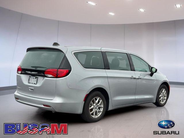 2024 Chrysler Voyager LX