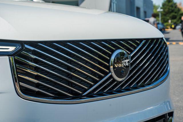 2026 Volvo XC90 Plug-In Hybrid Ultra, T8 AWD, Electric/Gasoline, Bright, 6 Seats
