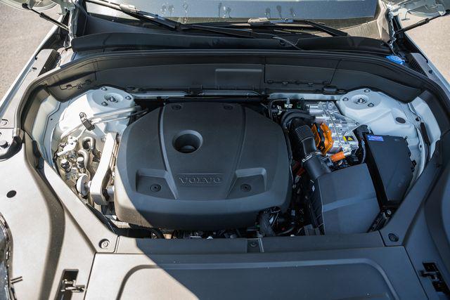 2026 Volvo XC90 Plug-In Hybrid Ultra, T8 AWD, Electric/Gasoline, Bright, 6 Seats