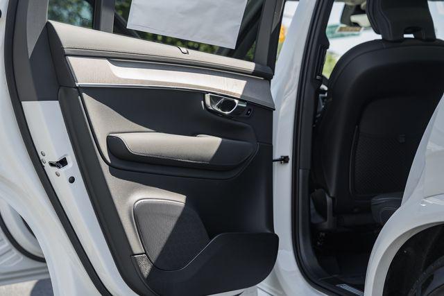 2026 Volvo XC90 Plug-In Hybrid Ultra, T8 AWD, Electric/Gasoline, Bright, 6 Seats