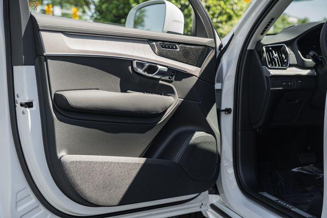 2026 Volvo XC90 Plug-In Hybrid Ultra, T8 AWD, Electric/Gasoline, Bright, 6 Seats