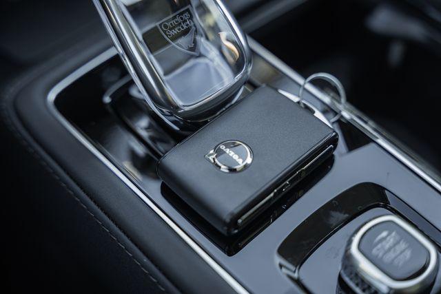 2026 Volvo XC90 Plug-In Hybrid Ultra, T8 AWD, Electric/Gasoline, Bright, 6 Seats