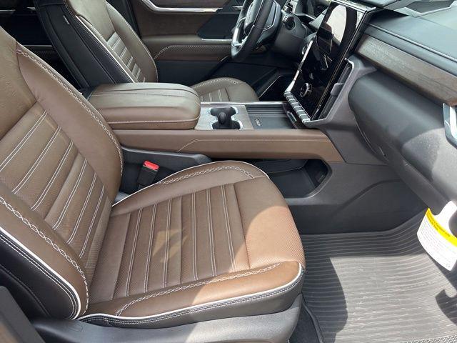 2026 GMC Acadia Denali Ultimate AWD